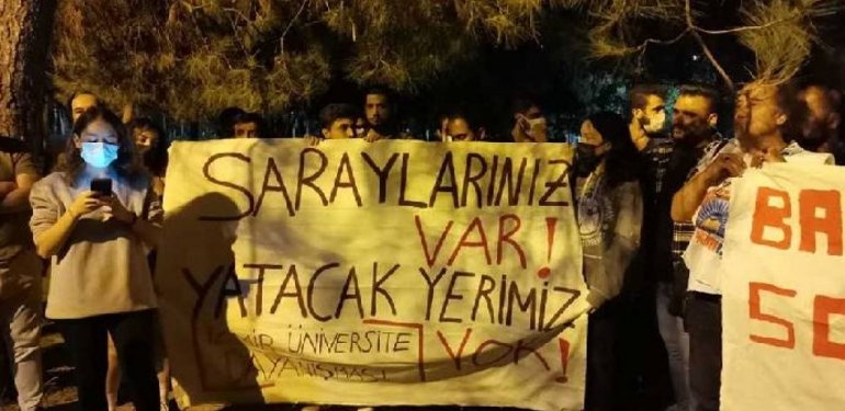 Polis, ‘Barınamıyoruz’ Eylemine Katılanları Fişlemeye Başladı