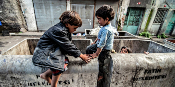 Yoksulluk Çocukları Vuruyor: Yılın İlk Altı Ayında 189 Çocuk Evlatlık Verildi