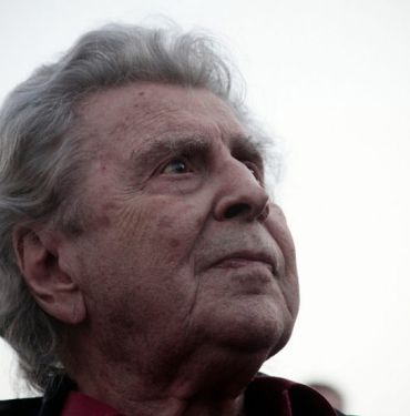 Mikis-Theodorakis-1000x550