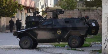 mardin-de-bir-cocuk-zirhli-aracin-altinda-kalarak-yasamini-yitirdi-1486657506