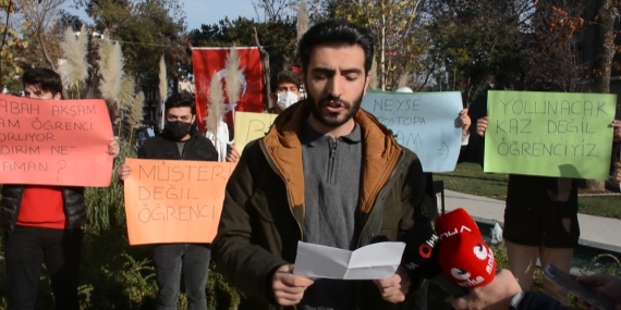 Öğrencilerden Zam Protestosu: Müşteri Değil Öğrenciyiz