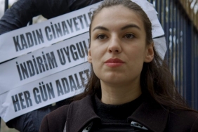 Niyet Ettiler Allah Rızası İçin Kadın Makinisti Linç Etmeye 1 thumbnail