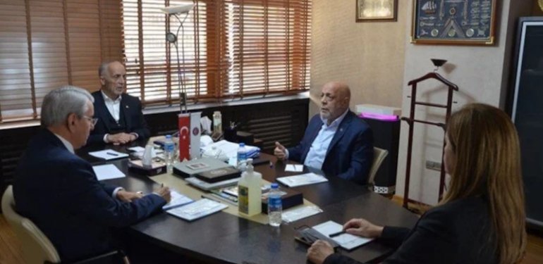 Sendika Konfederasyonları Asgari Ücret Gündemiyle Toplandı