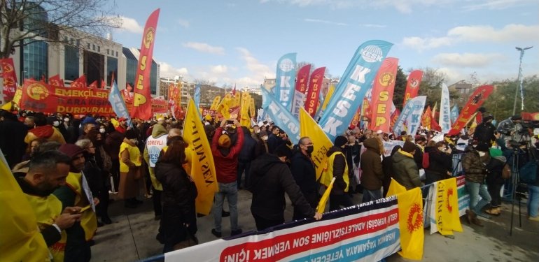 İstanbul’da ‘Geçinemiyoruz’ Diyen Binlerce Emekçi Hükümeti İstifaya Çağırdı