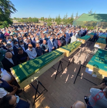 resimid_184504781_18450478