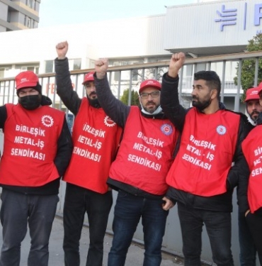 690x390cc-ist-06-01-2022-rifis-makine-isciler-sendika-talep-eylem4
