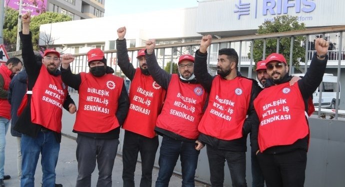 Rifis Makine İşçilerinden Tek Yumruk Olma Çağrısı