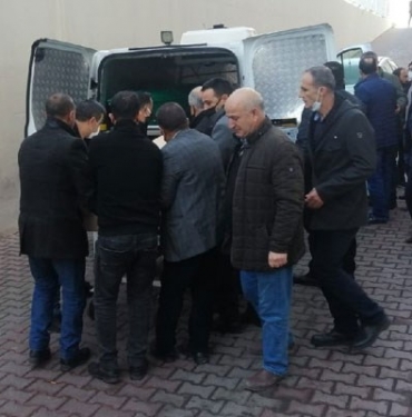 madende-yuksekten-dusen-iki-isciden-biri-yasamini-yitirdi-963945-5