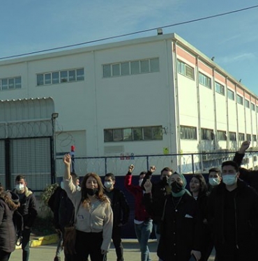 oppo-da-yuzlerce-isci-isten-atildi-fabrika-onunde-eylem-964428-5