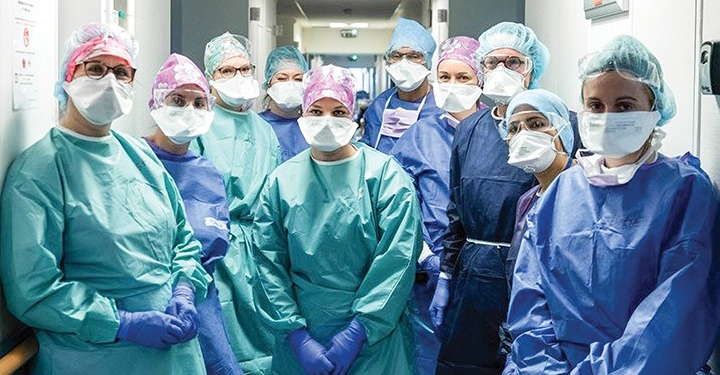 pandemide-saglik-calisani-kadinlar-812919-5