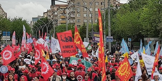 Diyarbakır 1 Mayıs’ı: Biz Çoğuz, Milyonlarız, Güzel Günler Göreceğiz!