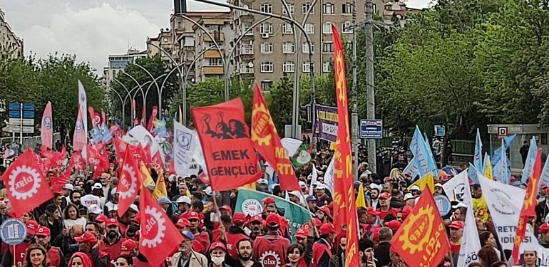 Diyarbakır 1 Mayıs’ı: Biz Çoğuz, Milyonlarız, Güzel Günler Göreceğiz!