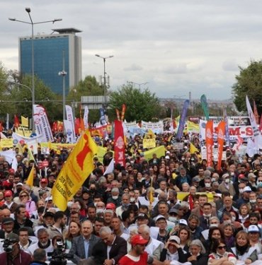 ankara-da-1-mayis-tandogan-meydani-nda-coskulu-miting-1010252-5