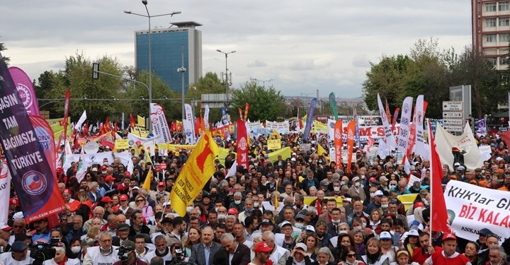 ankara-da-1-mayis-tandogan-meydani-nda-coskulu-miting-1010252-5
