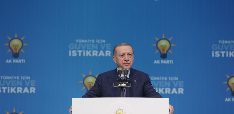 AKP Şefi Adaylığını Açıkladı: Seçim Seneye