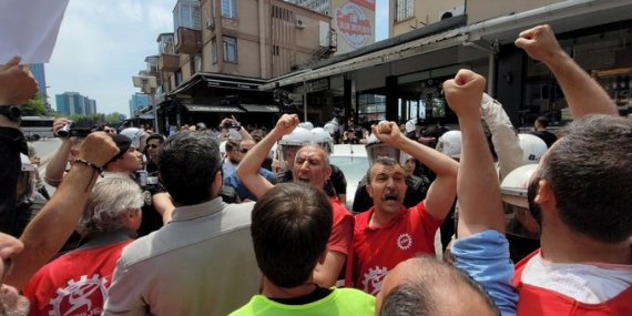 Enerji İşçilerinin Eylemine Polis Saldırdı: 30 Gözaltı
