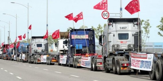 Güney Kore’de Nakliyat İşçilerinden Greve Devam Kararı