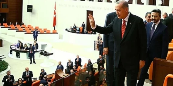 AKP’nin Ek Bütçe Teklifinden Erdoğan’a Zam, Kur Korumalı Mevduata Devam, MİT’e ve Emniyet’e Milyarlarca TL ile Yandaşlara Kıyak Çıktı