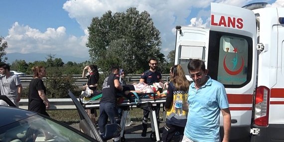 İşçi Servisine Araba Çarptı: 17 Yaralı