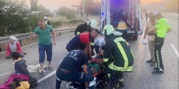 Tarım İşçilerini Taşıyan Traktör Kaza Yaptı: 9’u Tarım İşçisi 11 Yaralı