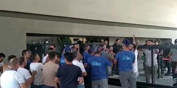 Pulver’de İşçiler, İşten Atmalara Karşı Üretimi Durdurdu