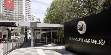 İç İşleri Bakanlığı: Bayanlar Tırnak Uzatamaz, Saç Modelleri ve Renklerinde Abartıya Kaçamaz 9 6291d1f579da3e1ab45c94d9