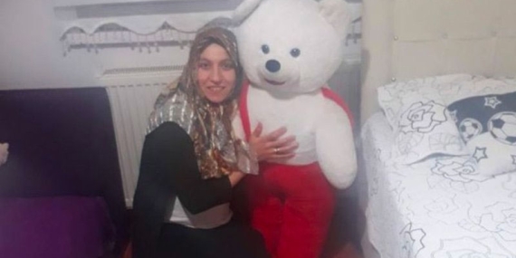 4 Kez Polisi Aradı Ancak Polis Gelene Kadar 32 Yerinden Bıçaklanarak Katledildi