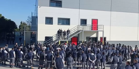 Ek Zam Talepleri Reddedilen Tekstil İşçilerinden Alkışlı Protesto