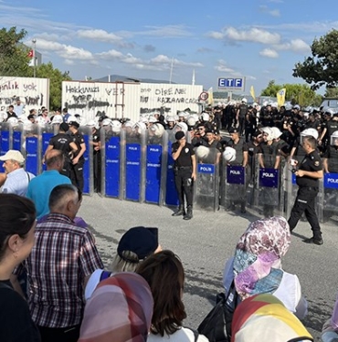 polis-emekcinin-karsisinda-1050260-5