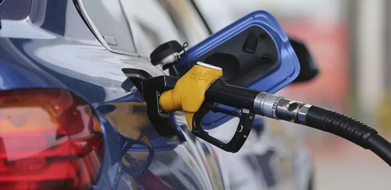 Benzine ve Motorine Rekor Zam Geliyor