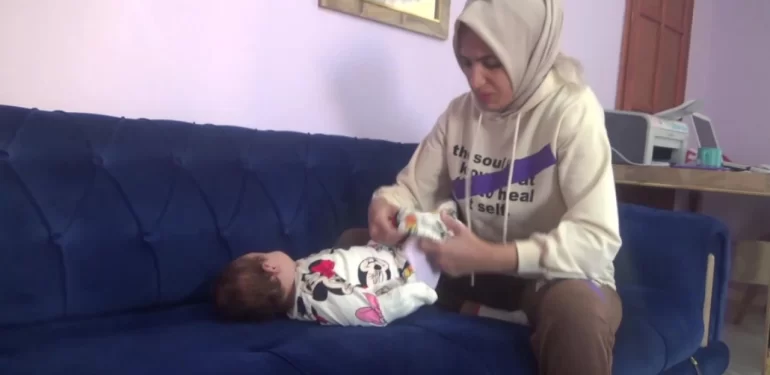 sma-hastasi-umay-bebegin-annesi-neden-saglik-bakanligimiz-bu-kadar-ailelere-zorluk-cikariyor-ilacimizi-karsilamiyor