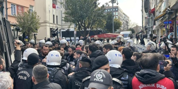 Uzaktan Eğitim İstemiyoruz Diyen Öğrencilere Gözaltı Saldırısı