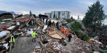 hatayda-bebegi-kurtamak-icin-kolunu-kestirdi