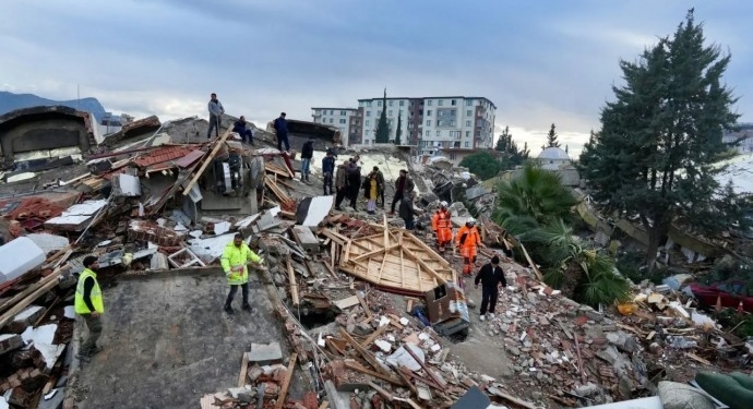 hatayda-bebegi-kurtamak-icin-kolunu-kestirdi