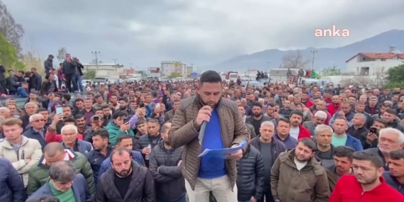 Antalya’da Çiftçiler Karayolunu Trafiğe Kapattı