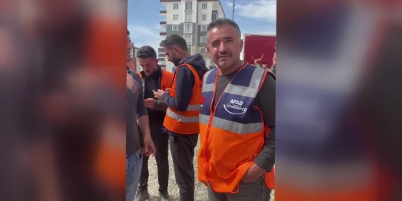 Depremzedelere Haklarını Anlatmak İsteyen Avukatlara AFAD Engeli: Çadırkente Almadılar