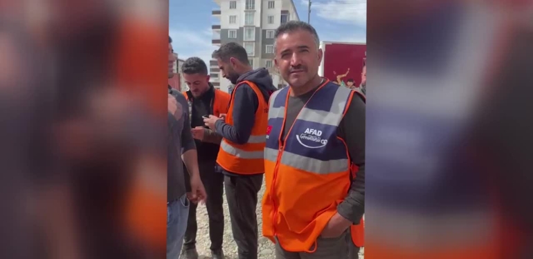 Depremzedelere Haklarını Anlatmak İsteyen Avukatlara AFAD Engeli: Çadırkente Almadılar