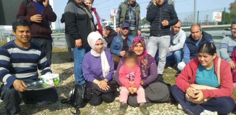 Uno Ekmek Fabrikasında Direniş: İşçiler Aileleriyle Fabrika Önünde