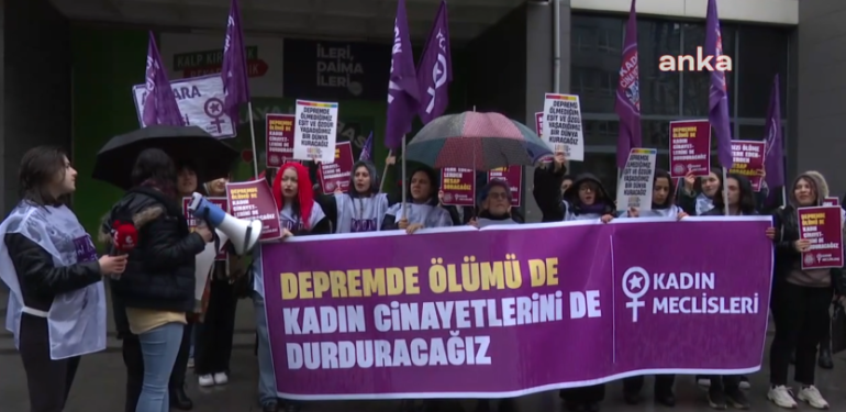 Ankara’da ‘Hükümet İstifa’ Diyen Kadınlara Gözaltı