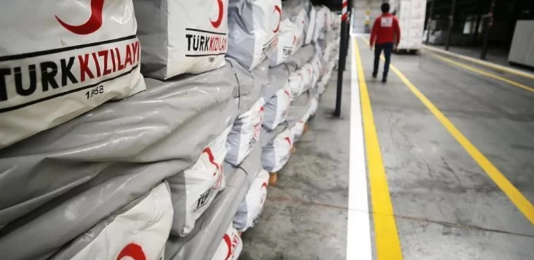 Çadır, Yiyeyecek Derken Kanda Satan Kızılay, İşçininde Kanını Emiyor!