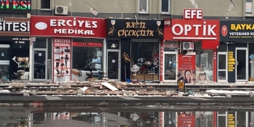 siddetli-deprem-kayseri-de--hasar-olusturdu