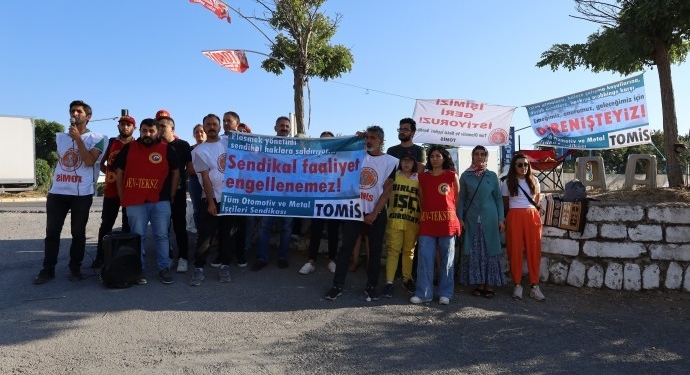 İşten Atılan Plasmek Makine İşçilerinden Fabrika Önünde Eylem