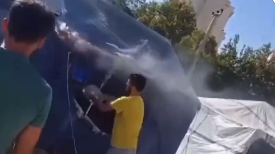 6 Aydır Konteynır Bekleyen Depremzede İsyan Ederek Çadırını Yaktı