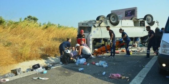 Tarım İşçilerini Taşıyan Araç Kaza Yaptı: 30 Yaralı