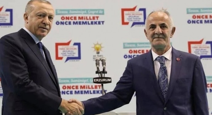 AKP’li Belediye Başkanı İstifa Etti: 3 Yolsuzluk Soruşturması, Oğluna Yolsuzluktan Gözaltı