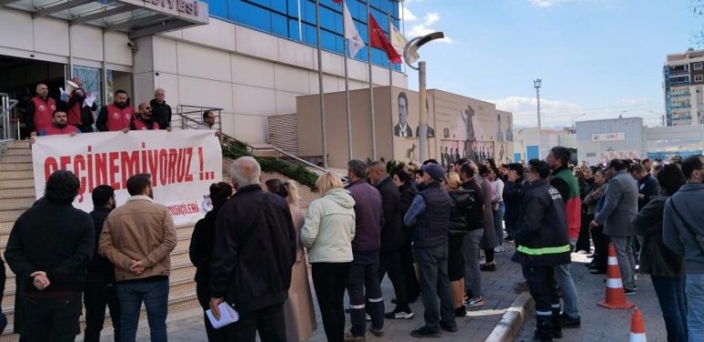 Çiğli Belediyesi İşçileri’nden Maaşlarının Eksiz ve Düzenli Ödenmesi için Eylem