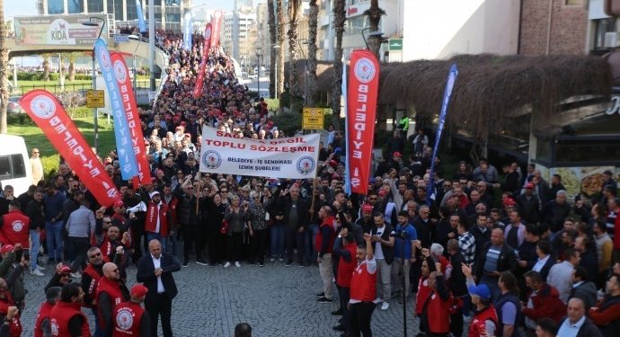 Binlerce Belediye İşçisi İş Bıraktı