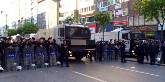 Sermaye Devletinin 1 Mayıs Korkusu: Yasaklara Kapanan Yollar ve Barikatlar Eklendi