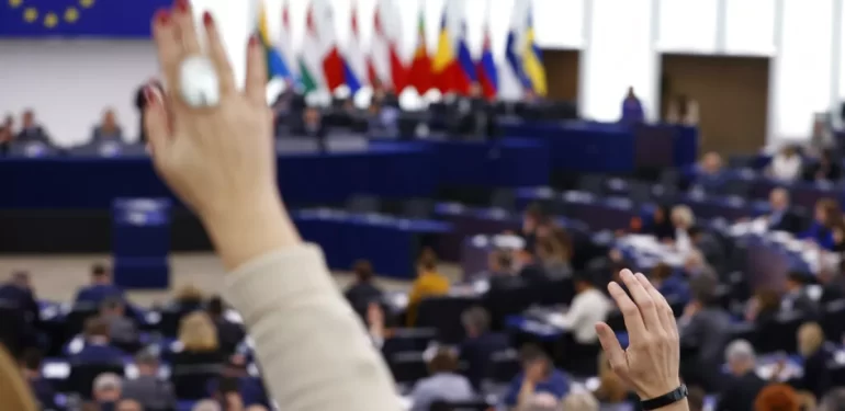 Avrupa Parlamentosu’ndan Yeni Mülteci Yasası: Toplama Kampları, Ağır Şartlar…