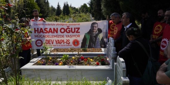 Hasan Oğuz’u Mezarı Başında Anıldı: Hasan’ın Bayrağını Taksim’de Dalgalandıracağız